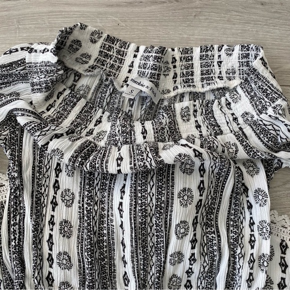 ABERCROMBIE & FITCH Off Shoulder Romper - Picture 3 of 4